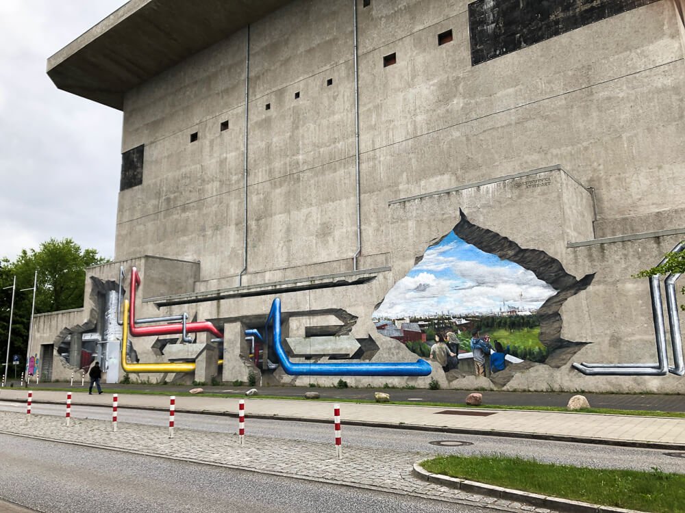 Hamburg vju energy bunker street art